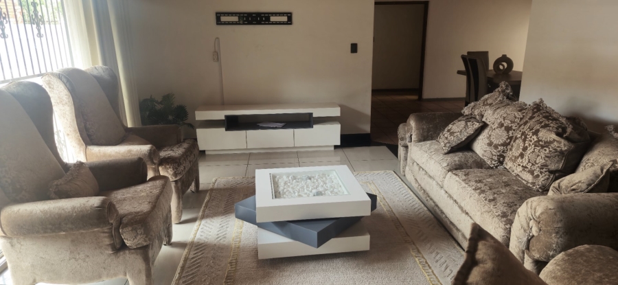  Bedroom Property for Sale in Heuwelsig Free State